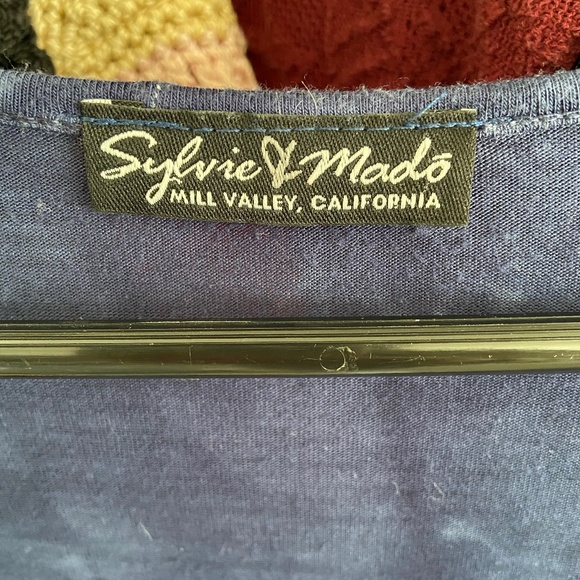 Navy & White Tiedyed Top - Picture 3 of 3